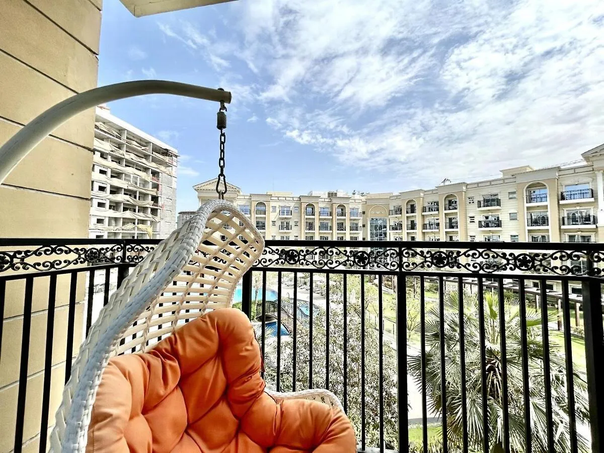 Homes2Retreat - Resort Living Close To Miracle Garden Dubai Apartment